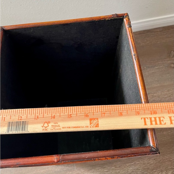 Natural Decorative planter 19 inches high - Picture 3 of 12